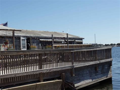 Boathouse Oyster Bar — Florida Beach Bar