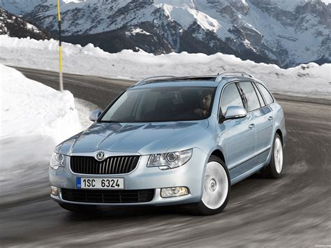 Fotos de Skoda Superb Combi 4x4 2010