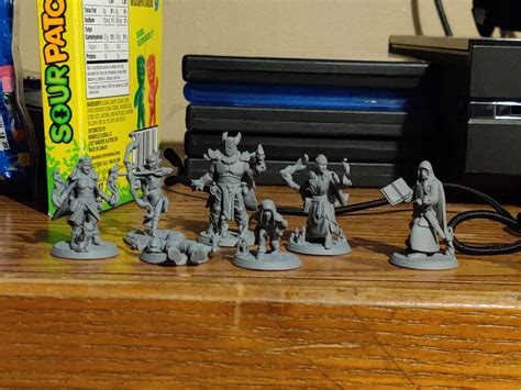 [OC] I bought my DnD group custom miniatures of their favorite ...