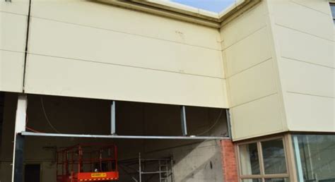 Motorpoint, Widnes Shopfront Spraying - Cladding Coatings