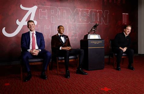 Alabama Heisman winners Mark Ingram, Derrick Henry welcome DeVonta ...