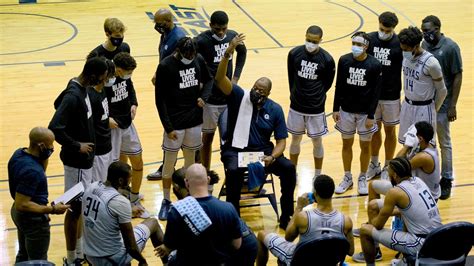 Georgetown Names Hoya Basketball Court After Legendary Coach John ...