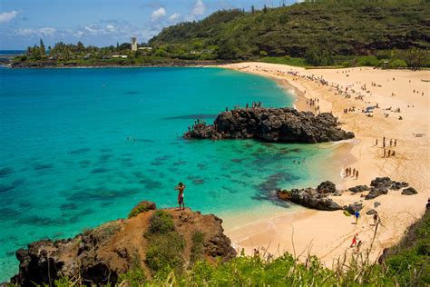 A Small Child, a Big Board, on Oahu’s North Shore - The New York Times