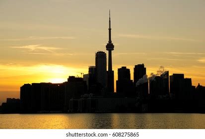 Toronto Skyline Sunset Stock Photo 608275865 | Shutterstock