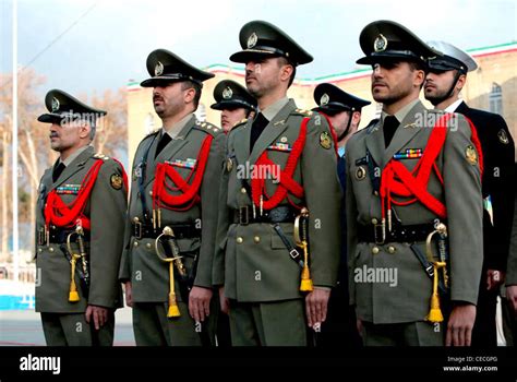 Officers and soldiers of the Iranian Army during a parade in Tehran Stock Photo - Alamy