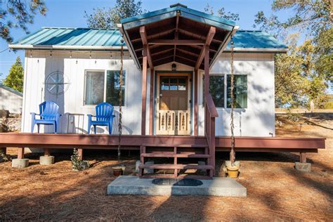 Peaceful Cabin Home Living - Life Tiny House