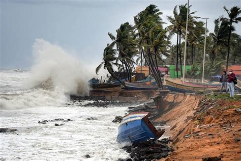 ఆంధ్రప్రదేశ్ కు పెను తుఫాన్ హెచ్చరిక – Super Cyclone alert for Andhra ...