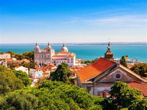 The 3 Top Lisbon Airport Hotels with Free Shuttle