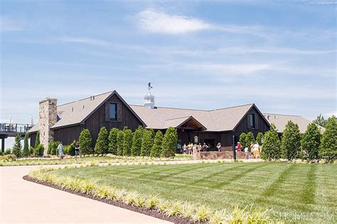 Best Wineries to Visit in Virginia's Charlottesvile Area