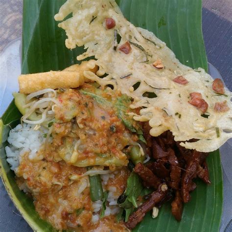 Labamu - sego pecel bu is