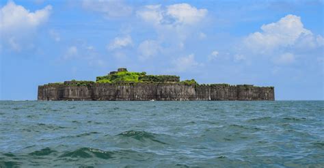 Murud-Janjira, an imposing fort surrounded by Arabian Sea | Travel News ...