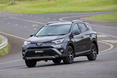 2015 Toyota RAV4 arrives in UK