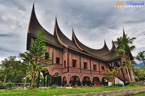 Minangkabau traditional house | Minangkabau, Traditional house, Traditional architecture