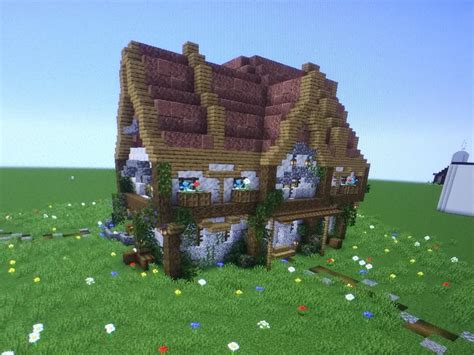 Diorite and Calcite house. Took some inspiration from bdouble0100 and other creators, but i ...