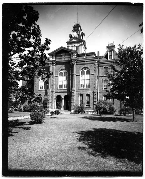 [Third Courthouse in Childress, Texas Torn Down 1939] - The Portal to ...