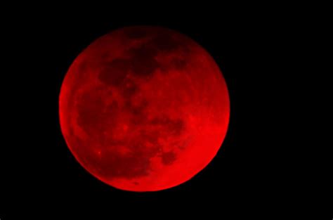 A Super Blood Wolf Moon Eclipse Will Turn The Sky Red This Weekend ...