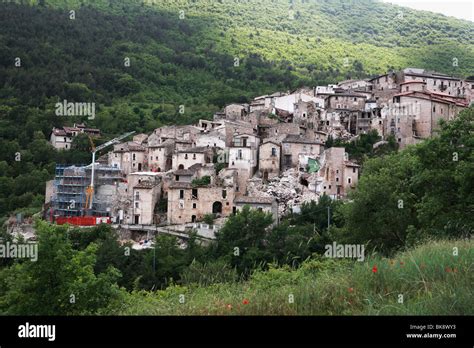 Earthquake damage to Carapelle Calvisio, Abruzzo, Italy Stock Photo - Alamy