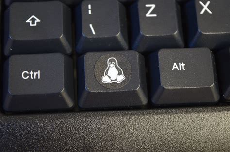 Linux Tux circle keyboard sticker