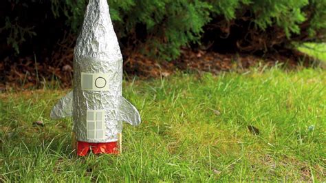 DIY Rocket | Crafts for Kids | PBS KIDS for Parents