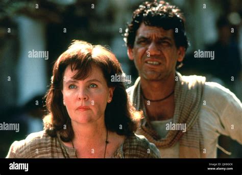 Pauline Collins & Om Puri Film: City Of Joy (UK/FR 1992) Characters: Joan Bethel, Hazari Pal ...