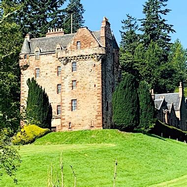 Castle Leod | Destinations | Thistle Excursions - Bus Tours Invergordon