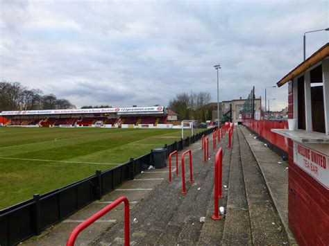 Extreme Football Tourism: ENGLAND: Welling United FC