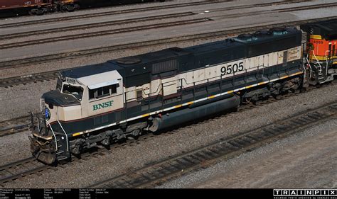 The BNSF Photo Archive - SD70MAC #9505