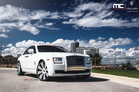 White Rolls-Royce Ghost on 24-Inch Vellano Wheels - GTspirit