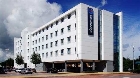 Travelodge Cardiff Bay - Holder Mathias Architects