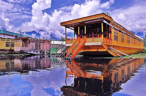 Kashmir Lake Houseboats