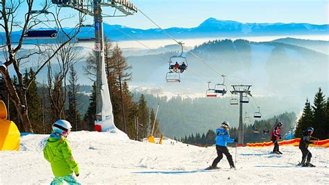 Ski resorts Japan - Lets Travel More