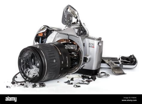 Smashed, broken Camera Stock Photo - Alamy