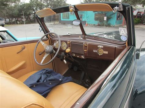 1939 Ford Deluxe V-8 / The Best Looking Ford – Auto Museum Online