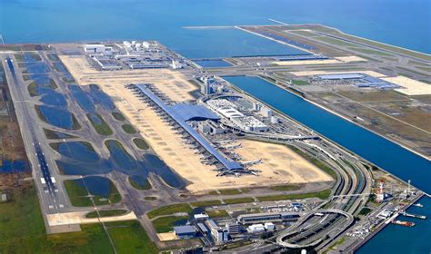 Japan's Kansai Airport to Reopen Partially After Typhoon Damage - Bloomberg