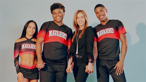 The Cast of Netflix's "Cheer" on Defying the Odds, Gender Roles, and the Navarro College ...