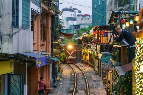 Hanoi train street: Reminisce the splendid past of a unique place