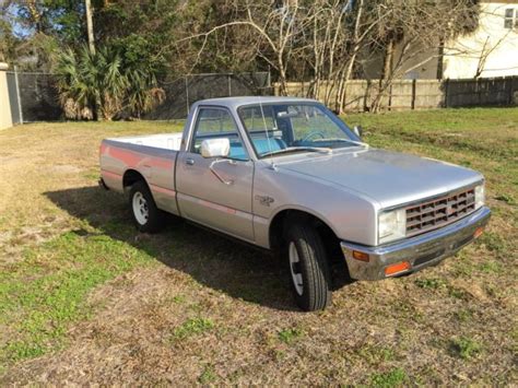 1981 Isuzu Pup Diesel 4X4 for sale: photos, technical specifications, description