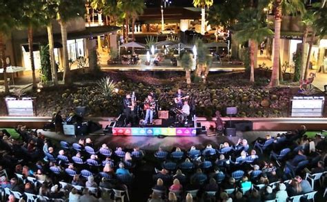 Tour de Palm Springs Cyclists Take Over Downtown Streets