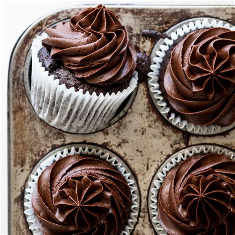 How To Bake Chocolate Cupcakes Recipe | Deporecipe.co