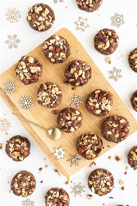 25 Healthy Christmas Cookies That Are Insanely Good!