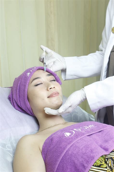 Mengenal Manfaat dan Efek Samping Suntik Botox - Klinik Kecantikan ...