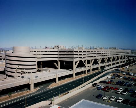 Phoenix Sky Harbor Barry M. Goldwater Terminal 4 | Kiewit Corporation