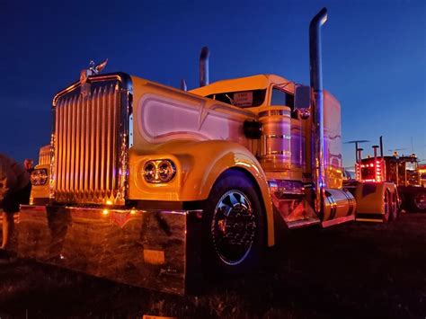 1980 KENWORTH W900A CONVENTIONAL CUSTOM SEMI SHOW TRUCK