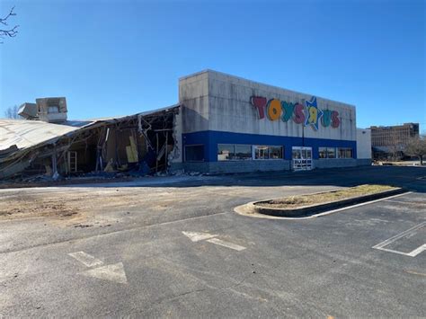 Toy ‘R’ Us in Johnson City being demolished | WJHL | Tri-Cities News & Weather