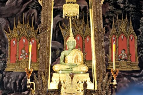 Wat Phra Kaew in Bangkok - Discover the Temple of the Emerald Buddha - Go Guides