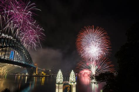 Sydney New Year's Fireworks 2024-2025 - Rove.me