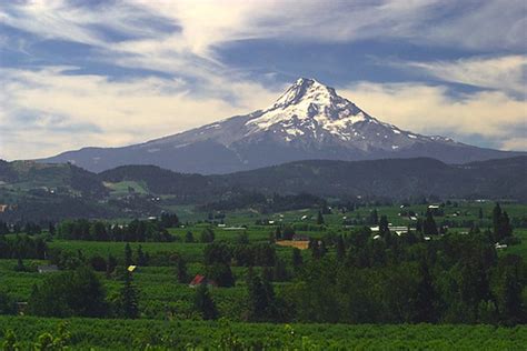 Mount Hood, Oregon | Aaron Logan | Flickr