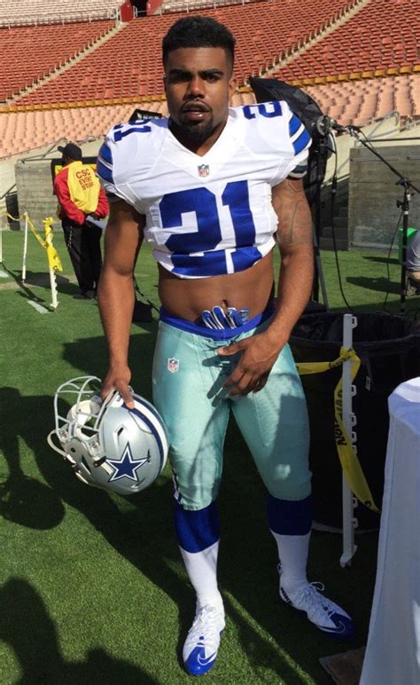 Ezekiel Elliott going crop top in his first photo in a Cowboys uniform ...