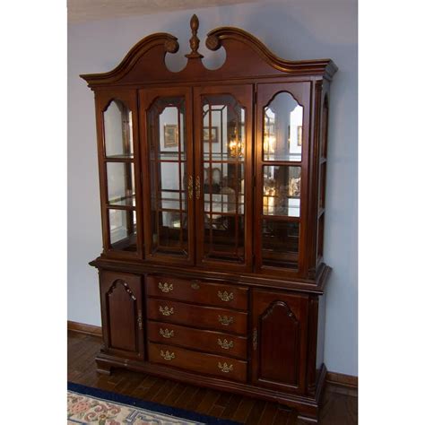 Lexington Furniture China Cabinet : EBTH