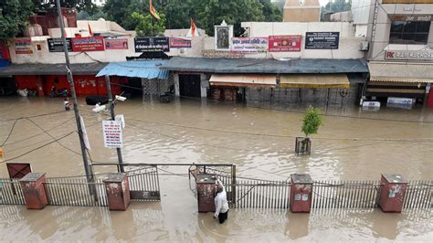 Delhi Floods: ₹200 crore business affected in 3-4 days, says trader’s ...